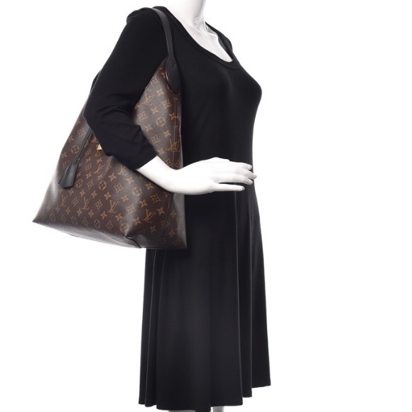 🎈SOLD🎈 LV Discontinued Flower Hobo - Picture 10 of 16